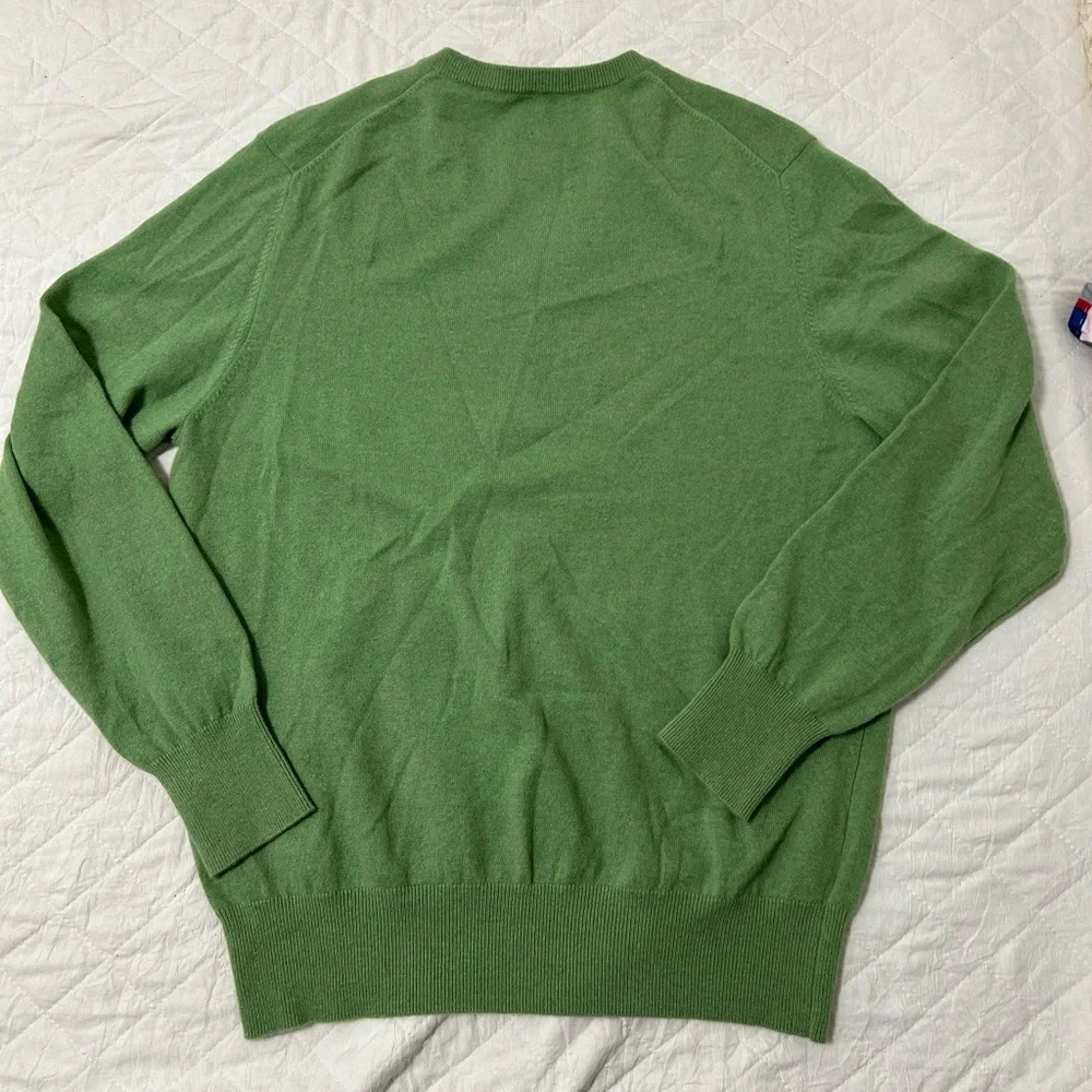 J. McLaughlin 100%Cashmere Classic Green V-Neck Sweater